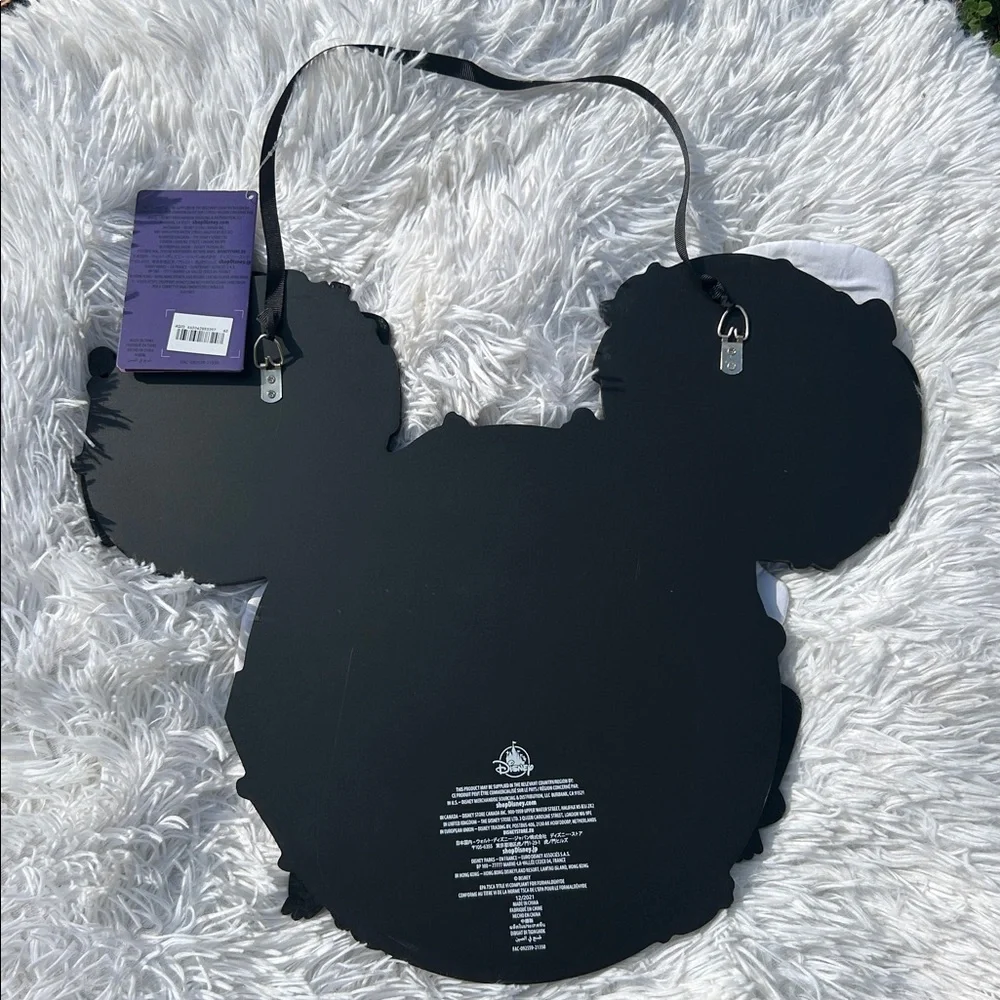 Disney Parks 2022 Mickey Mouse and Friends ''Happy Halloween” Door Wreath NEW
